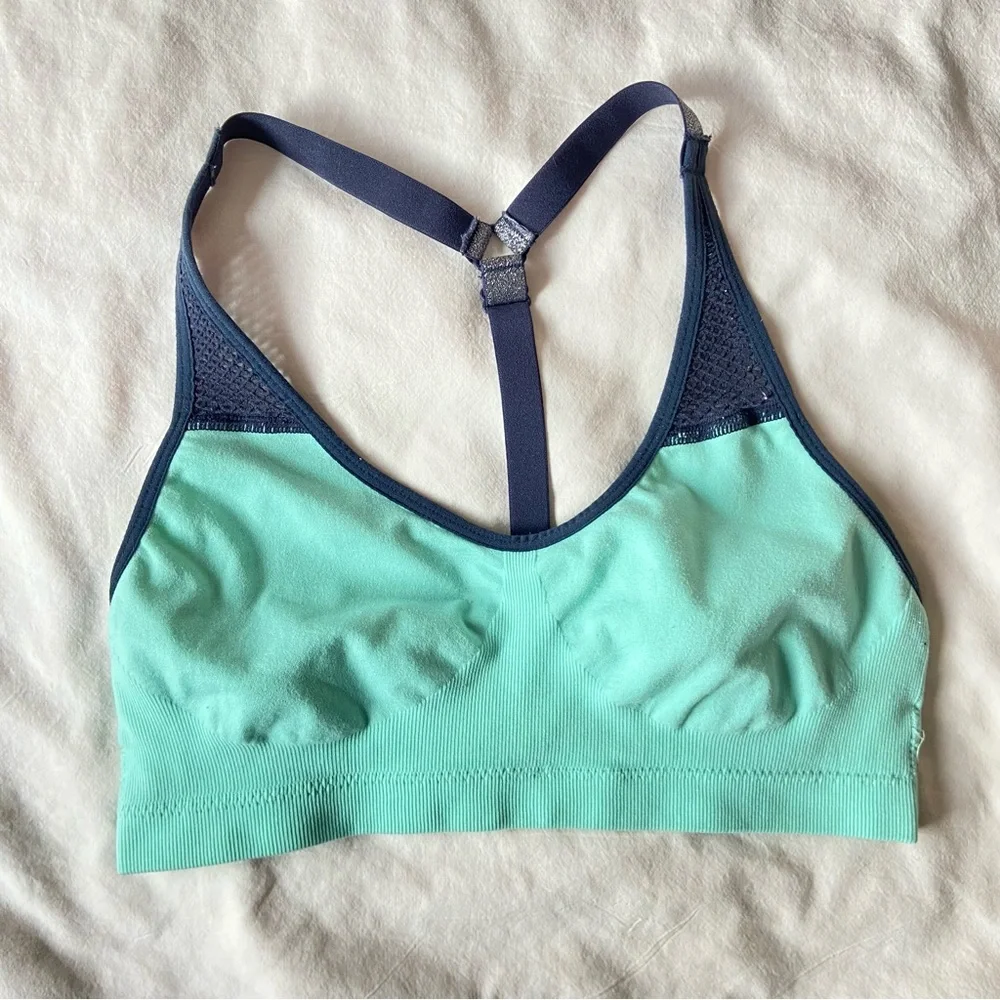 Delia’s by Maidenform girls sports T-back bra/top. Size XL. One gray, one mint.